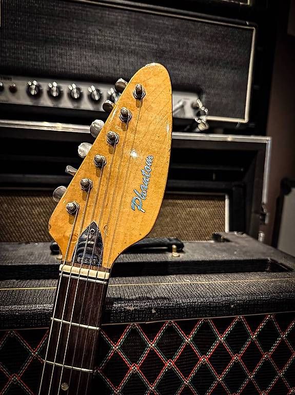 Strumenti musicali: Vox phantom 2 guitar 1964 – Usato da Montreux venduto da Alligator-AMPS 4