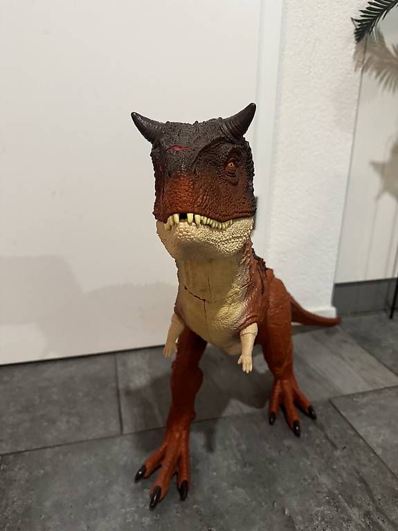 Giocattoli: Mattel Jurassic World Super Carnotaurus – Usato da Biel/Bienne venduto da Thierry840 1