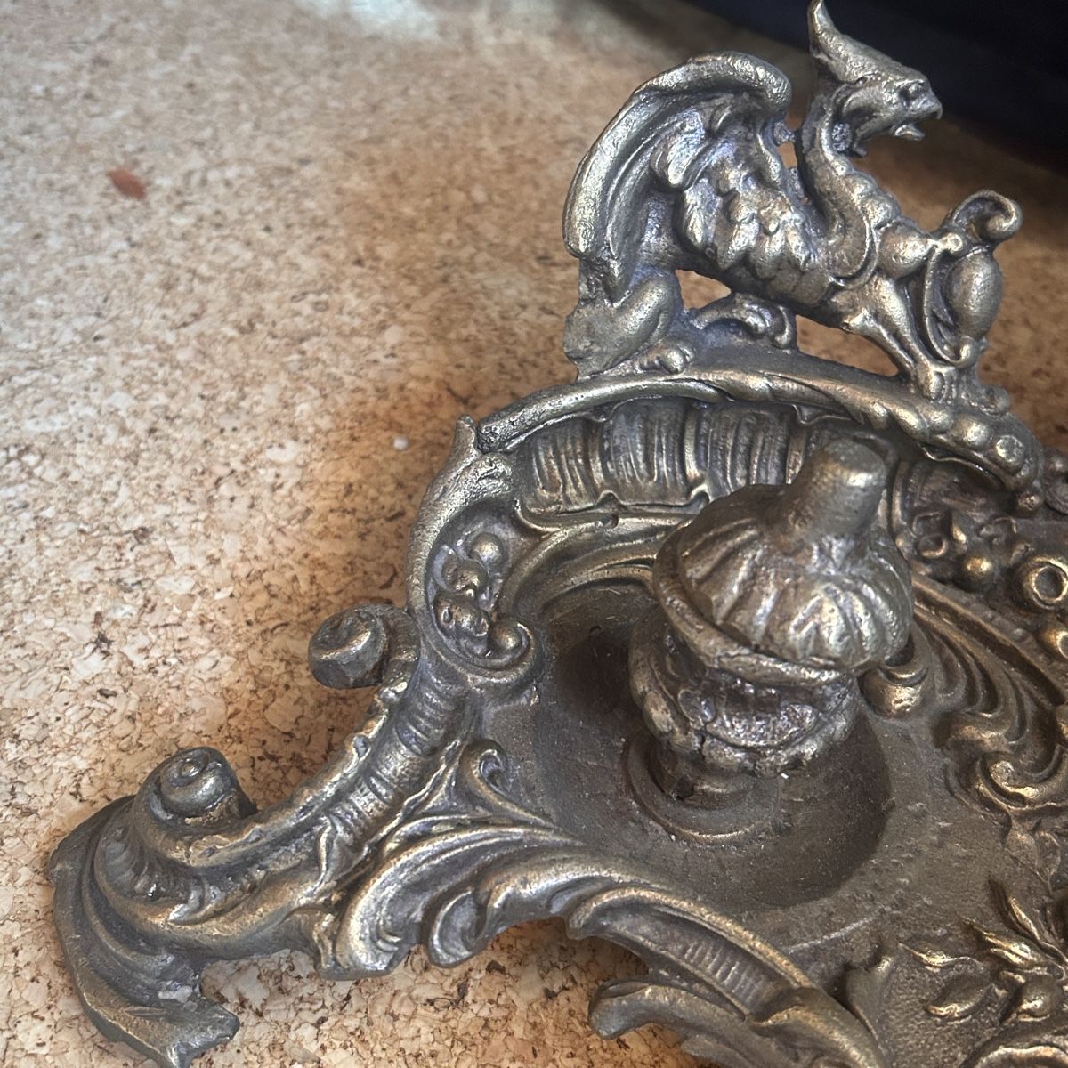Portacandele: Antiker Kerzenstände Messing Engel Drachen 49 – Usato da Laufen venduto da belleskulptur 1