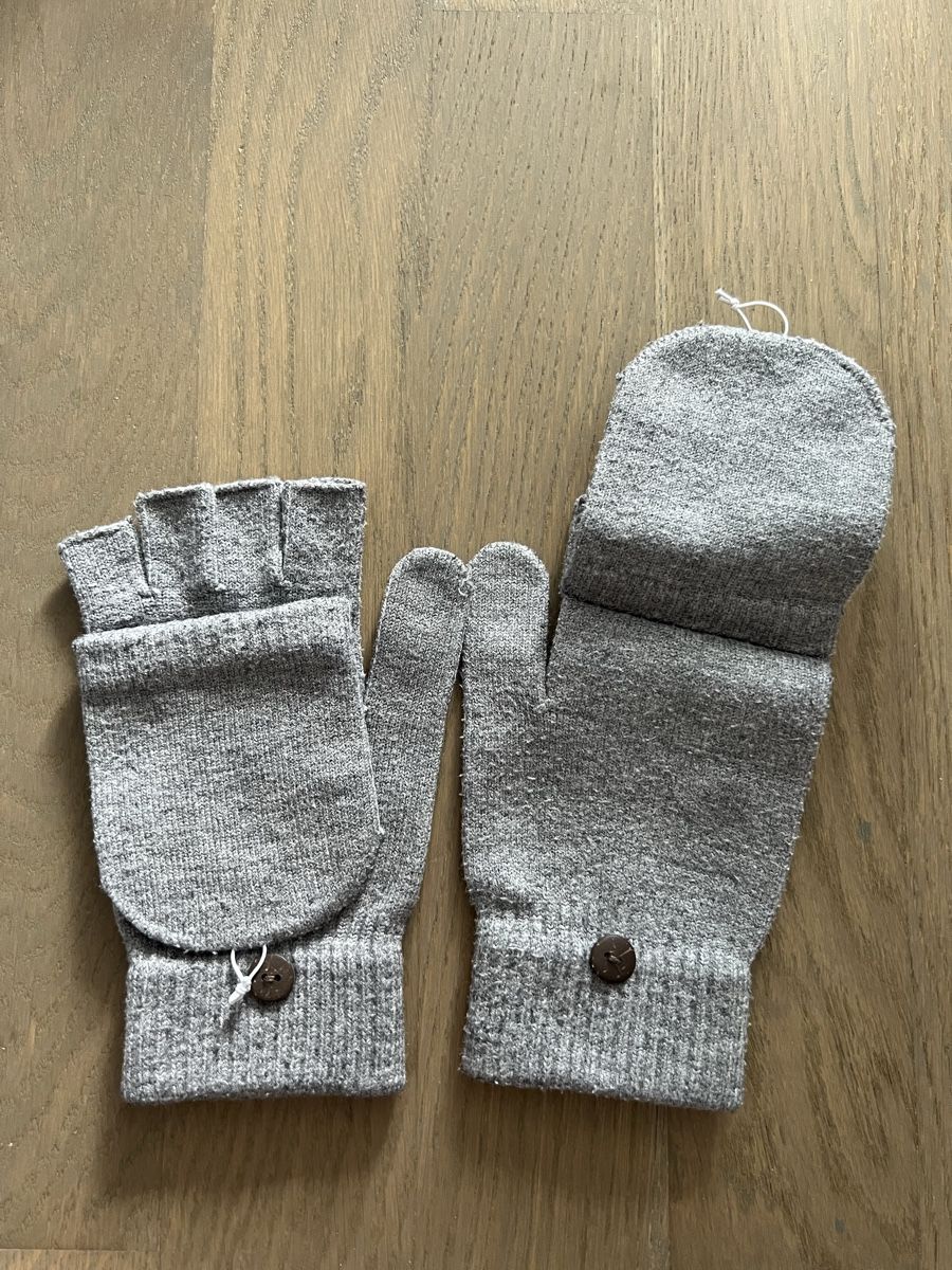 Guanti & manicotti: Warme, graue Strickhandschuhe mit Fingerkuppen – Usato da Kriens venduto da Krienserin_T 1