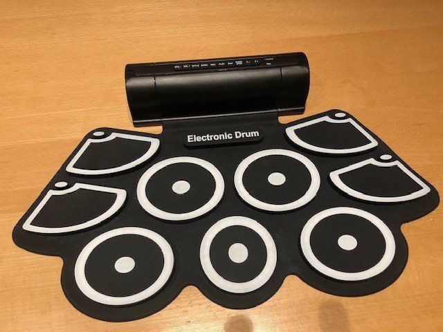 Musikinstrumente: elektronisches Schlagzeug mit 9 Drupads – Gebraucht aus Altbüron von zet_pnw5 1