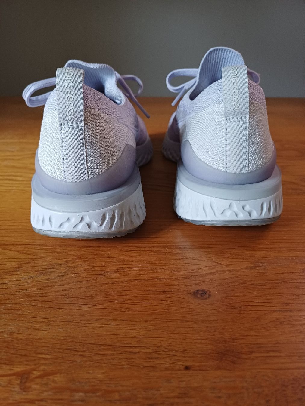 Nike Chaussures femmes: ++ NIKE Epic React Flyknit Gr. 39 ++    – Neuf (Voir description) à Kreuzlingen par jen_xdg7 5