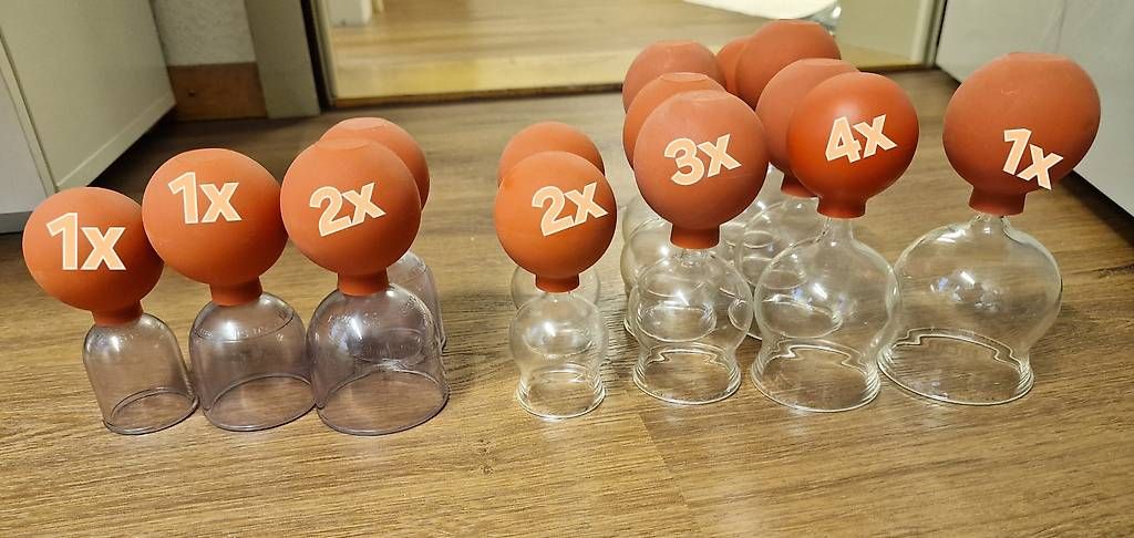 Dispositivi per massaggi: 27 Schröpfgläser – Usato da Sumiswald venduto da lexota