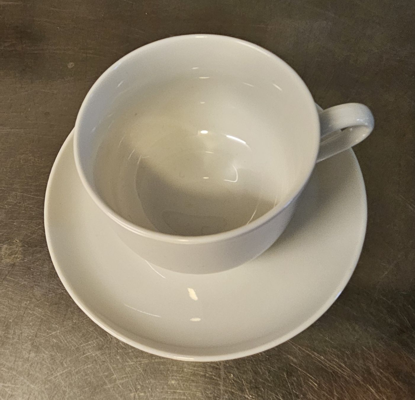 Set di piatti: 12 Kaffeetassen & 10 Unterteller von Creatable – Usato da Brütten venduto da Land_Buesi