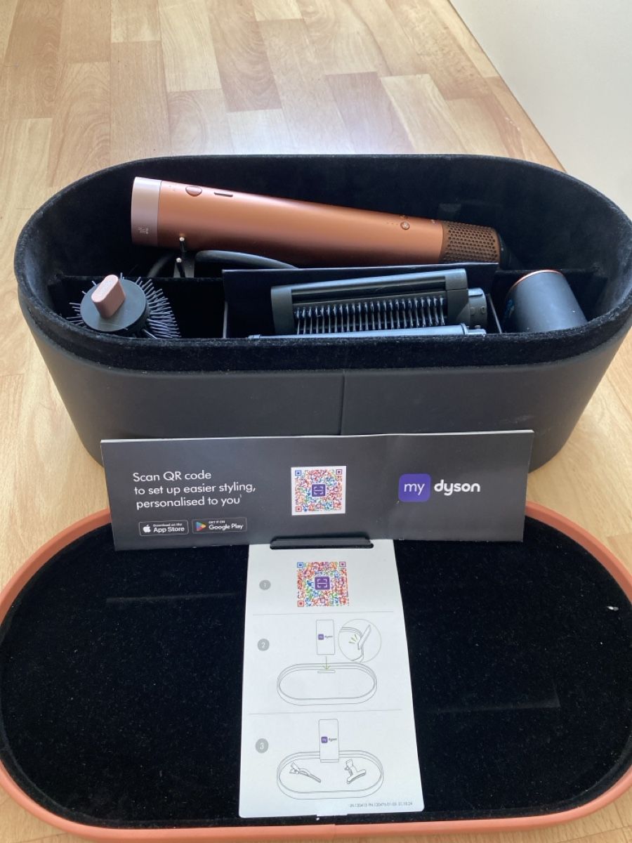 Dyson Asciugacapelli: Dyson Airwrap Co-anda2x brand new, barely used – Nuovo (secondo la descrizione) da St. Gallen venduto da ish_jl6m