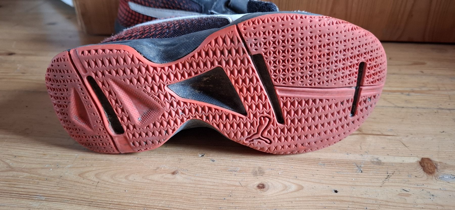 Puma Scarpe per ragazzi: Puma Turnschuhe, Grösse 32, Schwarz/Rot – Usato da Niederstocken venduto da Cocos_nut 2