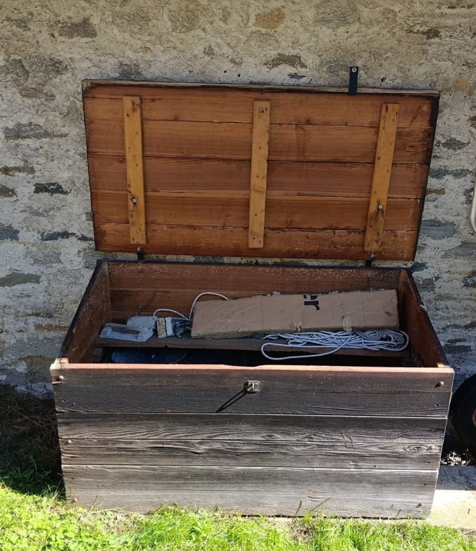 Contenitori edile: Cassone per attrezzi – Usato da Mesocco venduto da pb123 1
