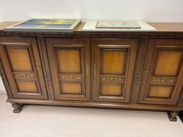 Schöne antike Truhe / Buffet aus Massivholz