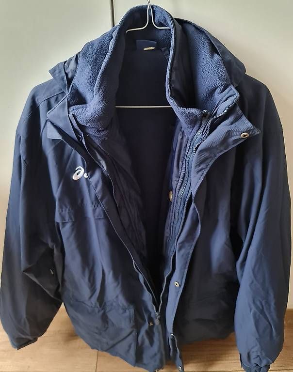 Giacche: Winterjacke Asics Gr.L – Usato da Balgach venduto da ste_wqc7 2