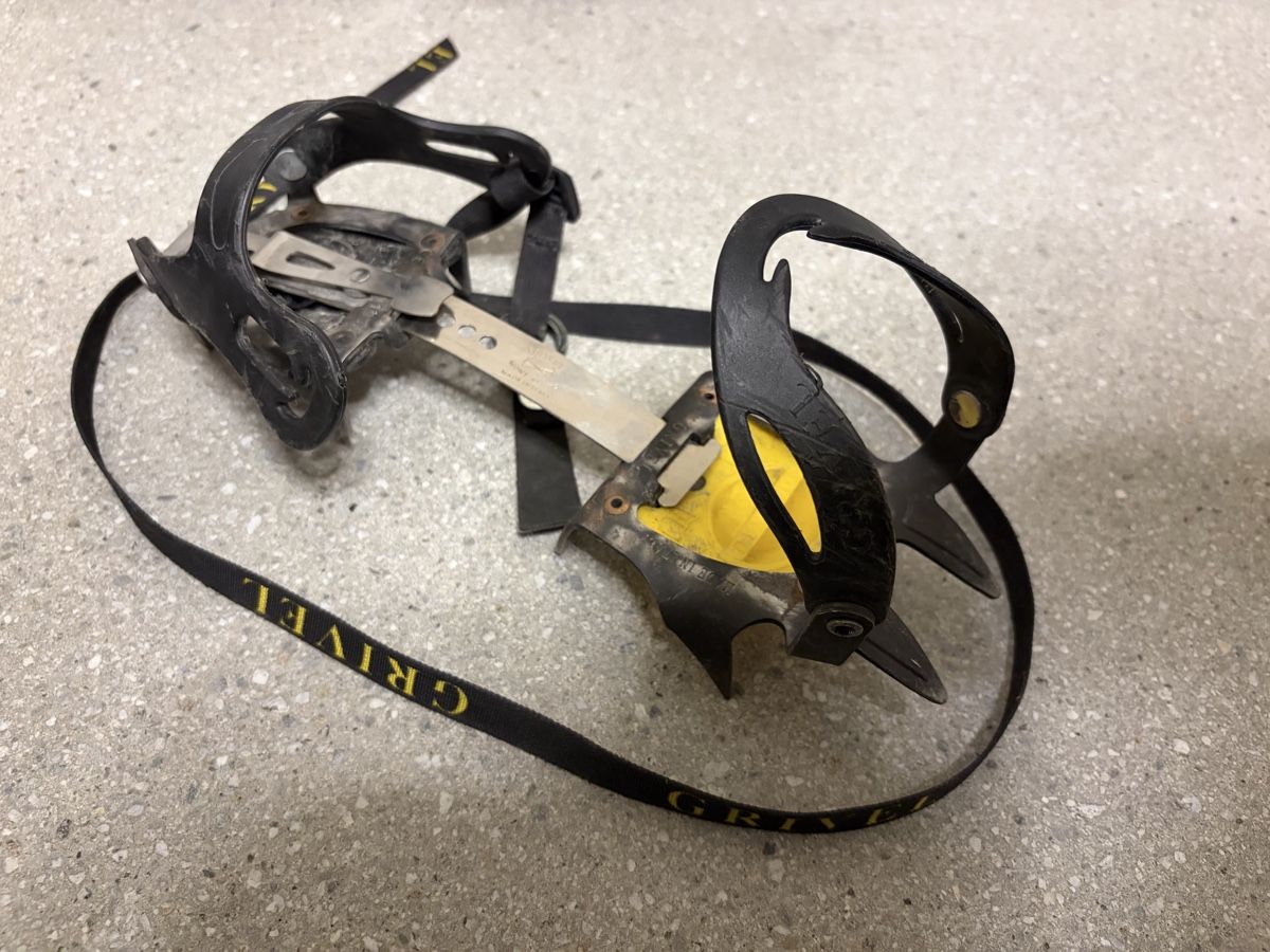 Grivel Altro in Alpinismo & Escursioni: Grivel Steigeisen mit Korbbindung – Usato da Riederalp venduto da imh_ll8m