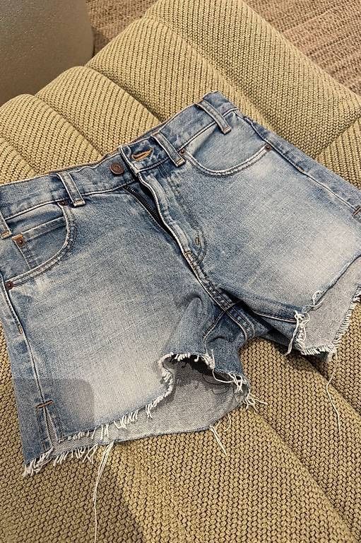 Celine Jeans: CELINE JEANS SHORTS – Nuovo (secondo la descrizione) da Schwyz venduto da bofb 1
