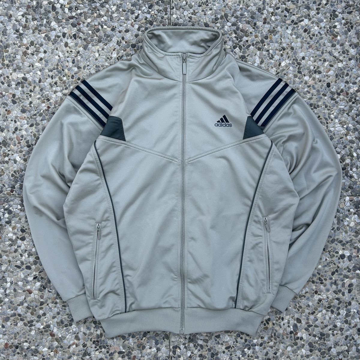 Adidas Giacche: Vintage Adidas embroidered Track jacket – Usato da brent venduto da fukusapes