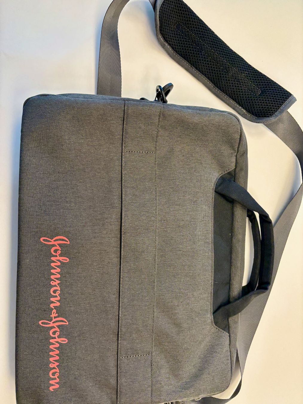 Targus Borse: 16" Laptop-Tasche NEUWERTIG – Nuovo (secondo la descrizione) da Birmensdorf ZH venduto da CAS-ZRH 2