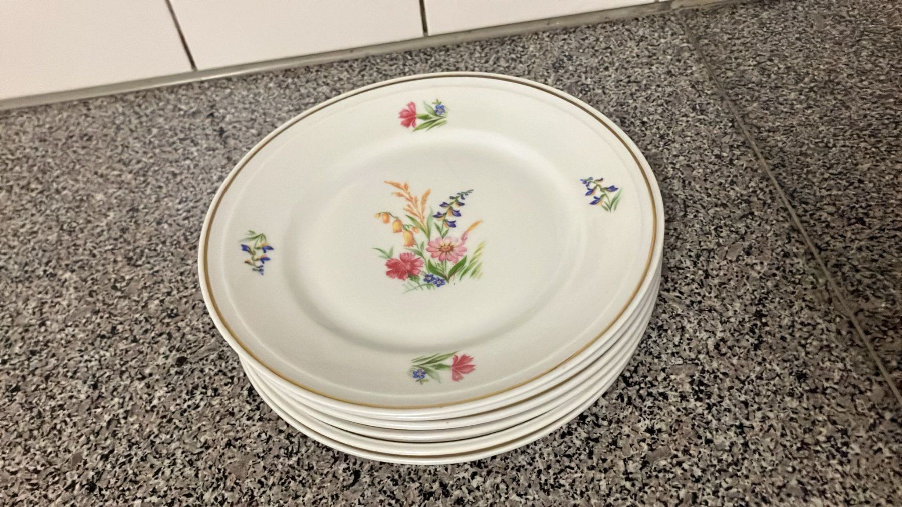 Piatti: 6 piattini da dessert fiorati – Usato da Melano venduto da H-Sara