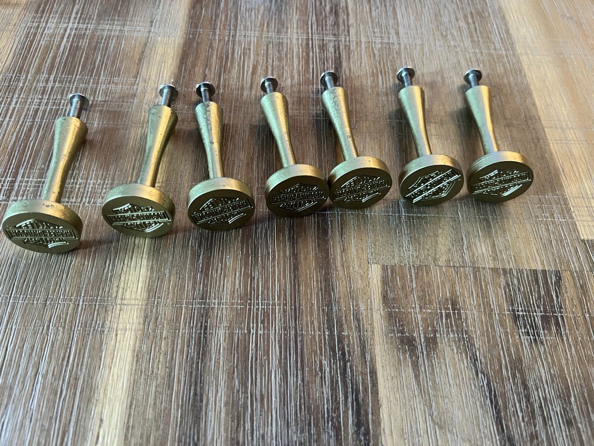Ferramenta: Harley Davidson HAKEN "BAR & SHIELD PEG" – Usato da Birmenstorf AG venduto da adr_p99l 2
