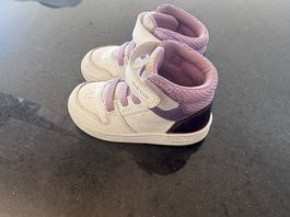 Diverse Kinderschuhe Größe 22