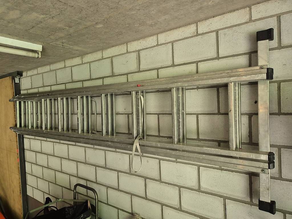 Leitern: Auszugsleiter Aluminium – Gebraucht aus Aesch BL von RedChief-125