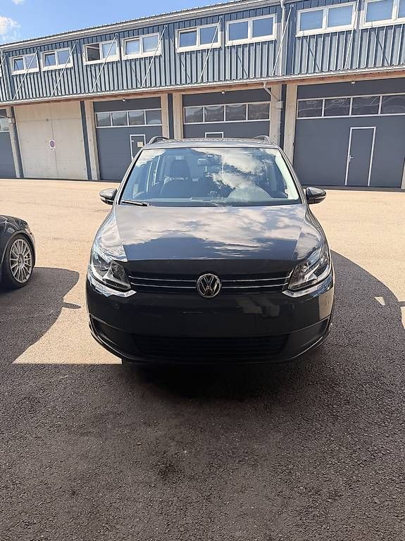 Automobili: Volkswagen Touran  – Usato da Neuchâtel venduto da Karl_M