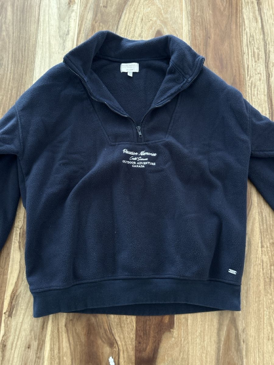 Pulls & Sweat-shirts: Fleece Pullover Pull&Bear dunkelblau Grösse S – Neuf (Voir description) à Fahrwangen par F.shirin
