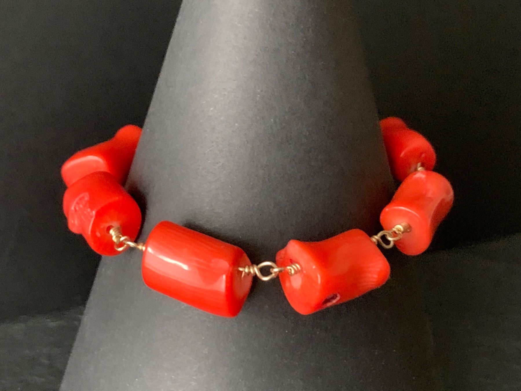 Bracciali & Braccialetti: Rotes Korallen Armband Vergoldet – Nuovo e nell'imballaggio originale da Rüschlikon venduto da ThereseJewelryDesign 2