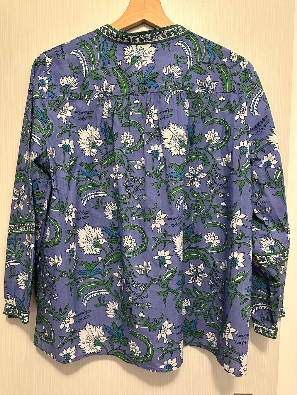 Caroll Camicette: Caroll Bluse mit Blumenmuster blau Grösse 40 – Usato da Bülach venduto da Jubet 1