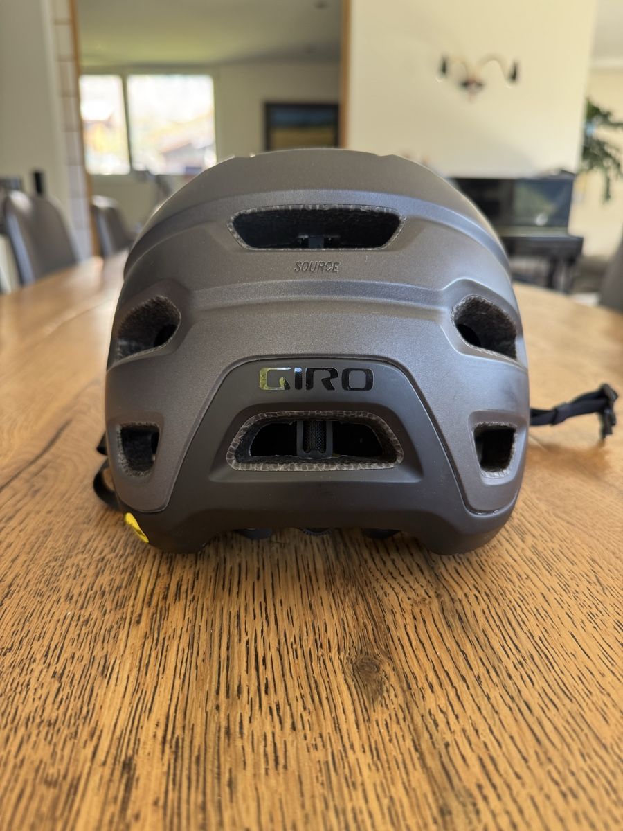 Giro Helme: Giro Mountainbike Helm – Neu (gemäss Beschreibung) aus Saas-Fee von jhu_96ym 1