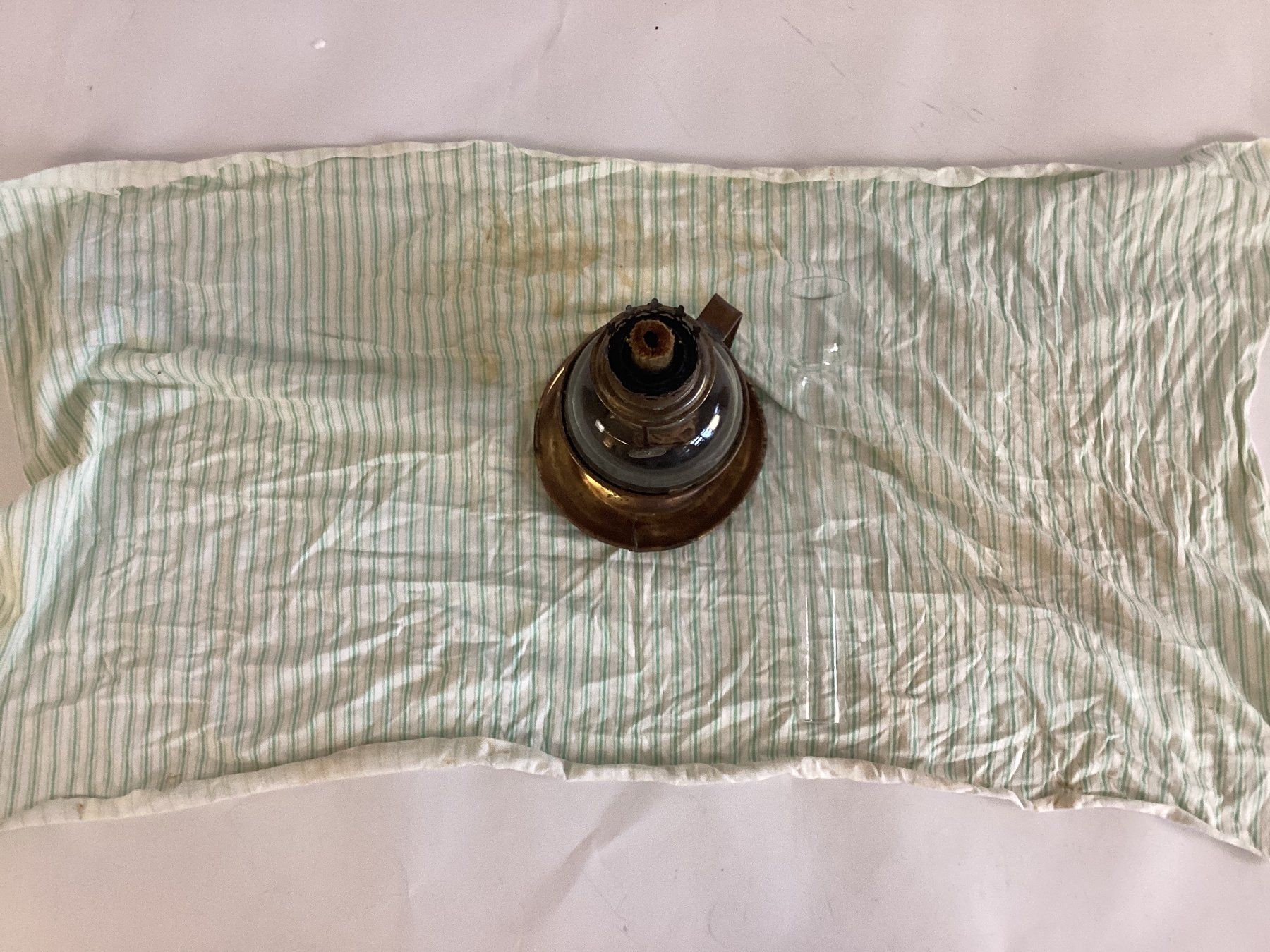 Lampade: Alte Petroleumlampe – Usato da Zürich venduto da Restwert_Zuerich 1