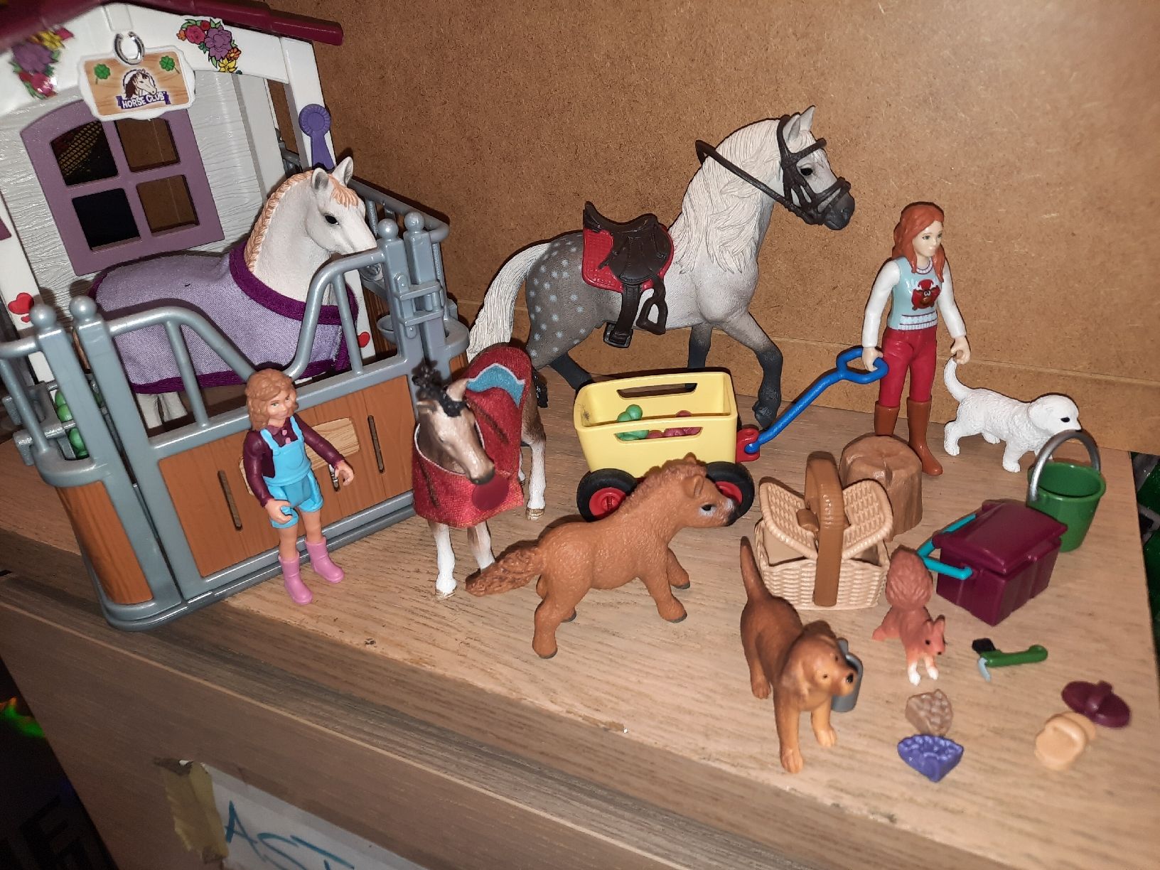 Schleich Spielzeuge: Scuderia Schleich circa 30 pezzi – Gebraucht aus Biasca von Old_6blh 1