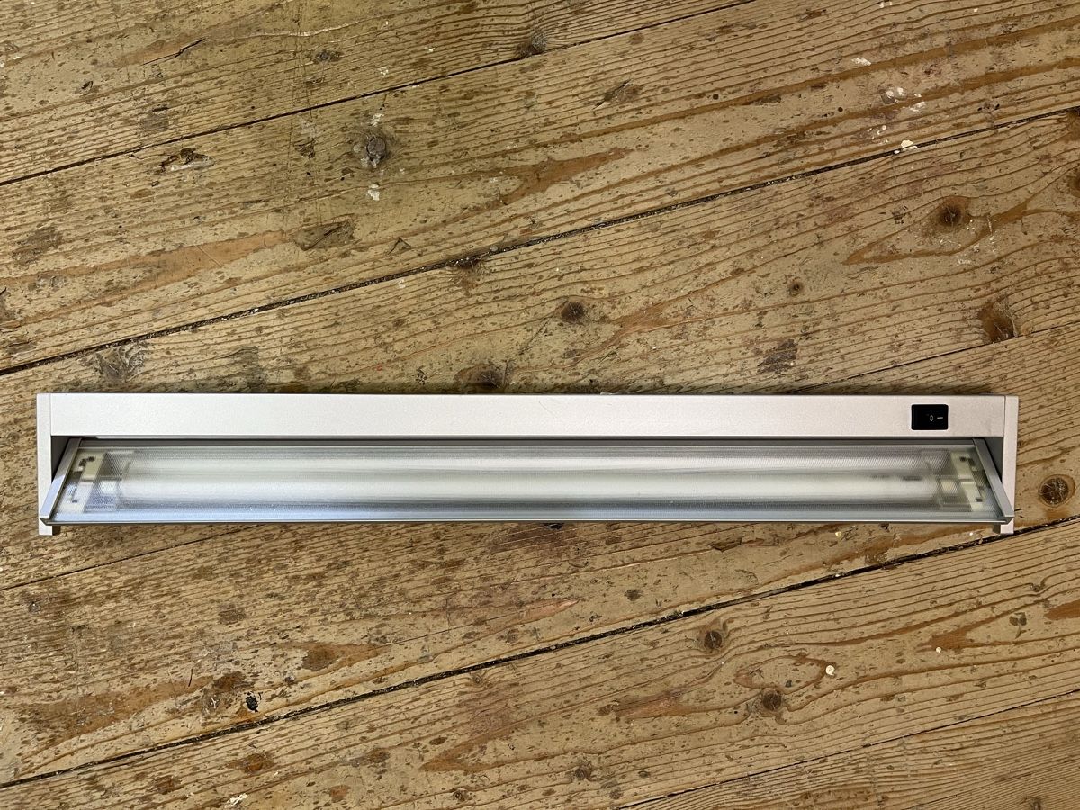 Lampade: Werkstattlampe 220V – Usato da Sissach venduto da Stunter