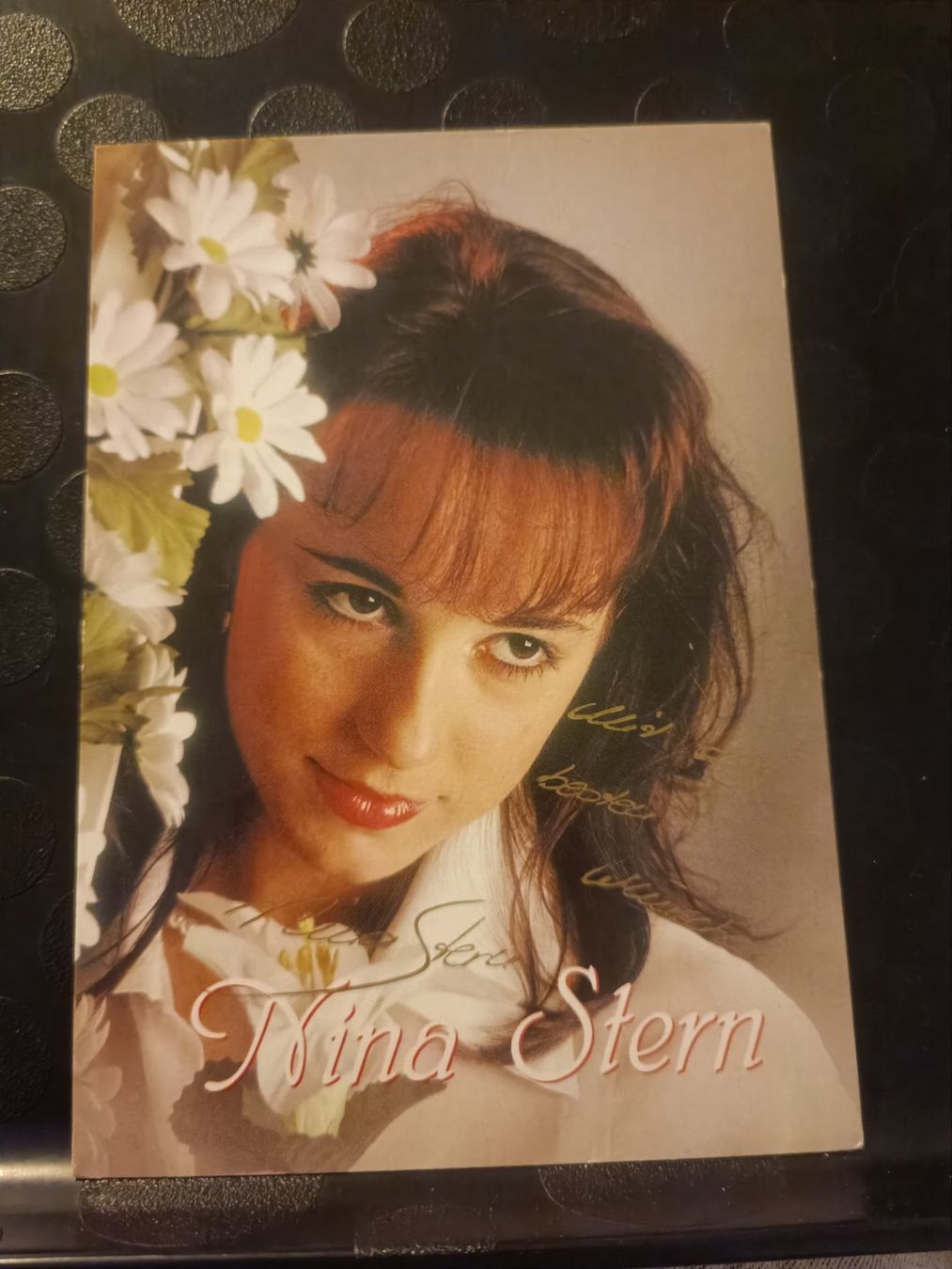 Autogramme: Nina Stern - signierte Autogrammkarte – Gebraucht aus Menziken von Artographs