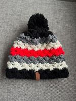 Warme Wintermütze mit Bommel von Protest Grösse: XS / 55