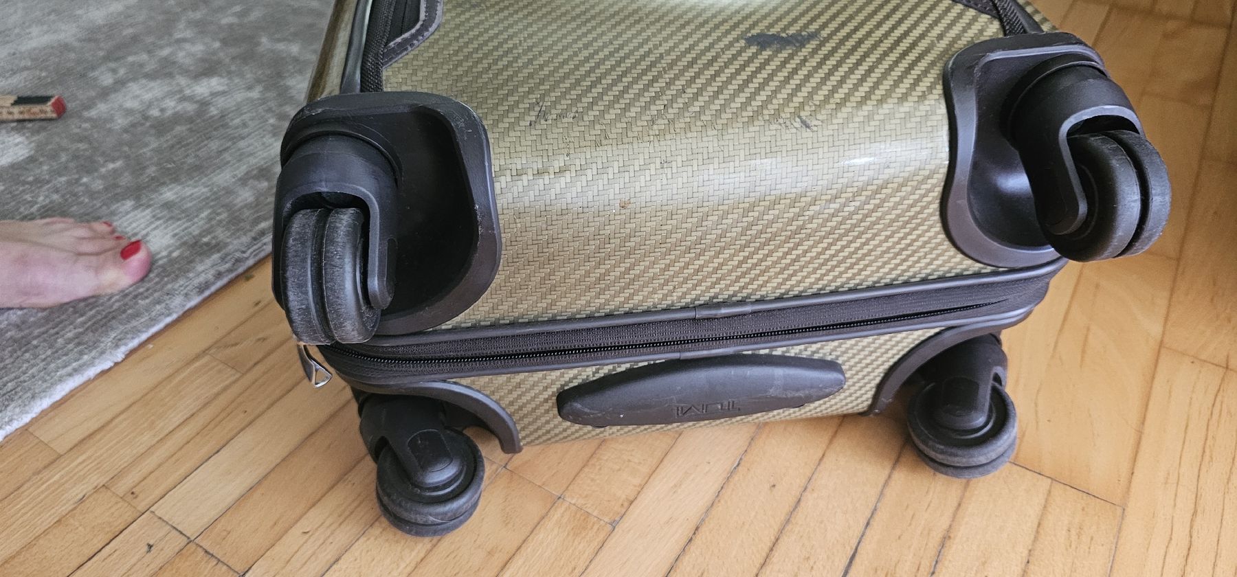 Tumi Valigie: TUMI Tegra-Lite Front Pocket erweiterbar Handgepäck – Usato da Riedikon venduto da Winter21. 4