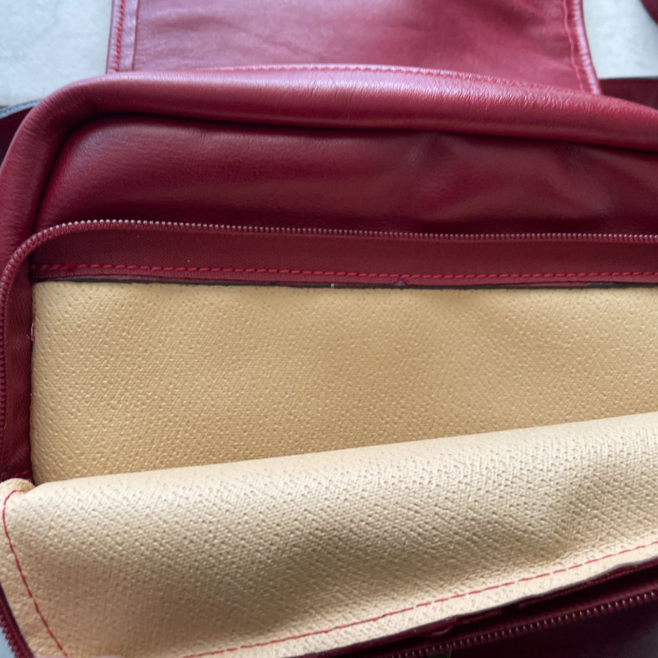 Borse da donna: Damen Handtasche aus Leder – Usato da Biberist venduto da Maxime543 6
