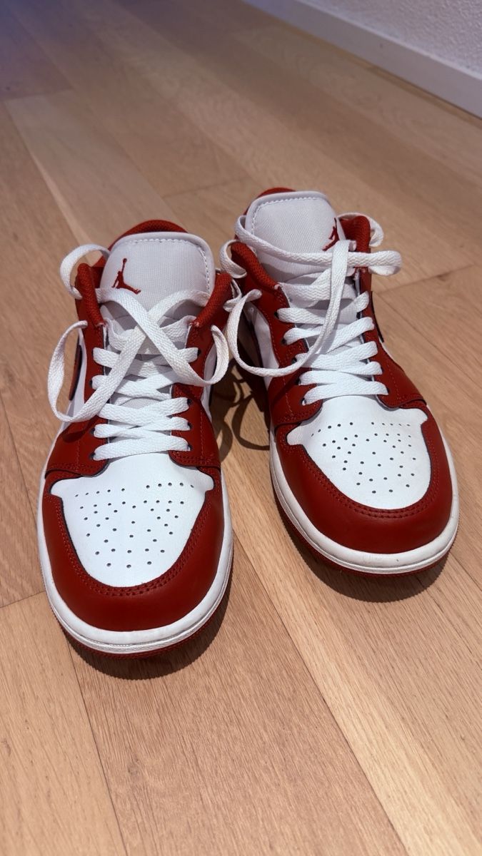 Jordan Scarpe da uomo: Sneaker Nike Air Jordan – Usato da Dübendorf venduto da ozbekarda