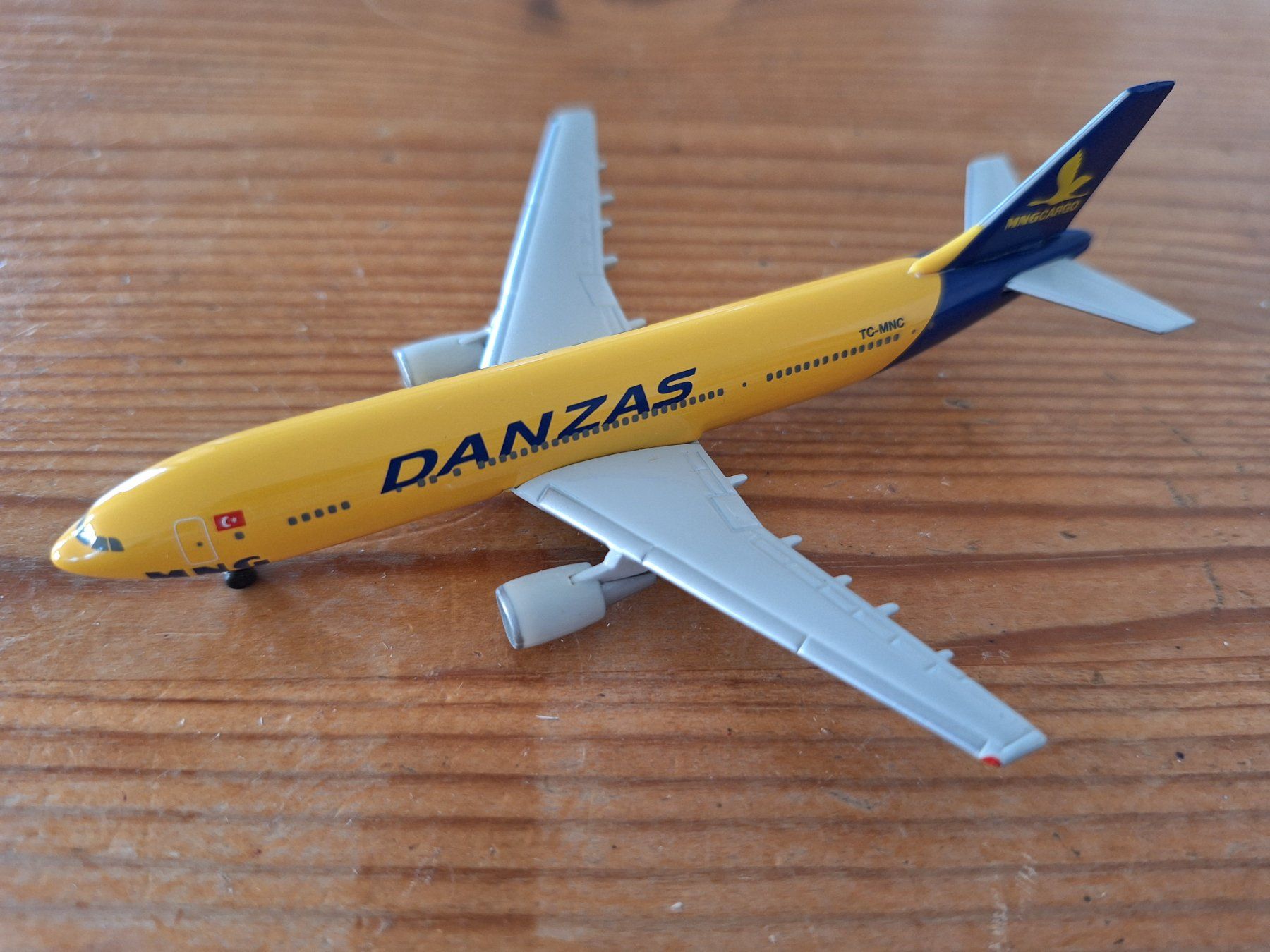 Airbus Kit di modellismo & Modellini statici: Danzas A300-B4F 1:500 – Usato da Sargans venduto da nicsam1815 1