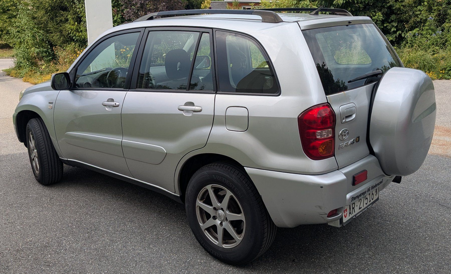 Toyota Automobili: RAV-4 2.0 4x4 2025 mit Zubehör – Usato da Speicher venduto da Perejil500 1