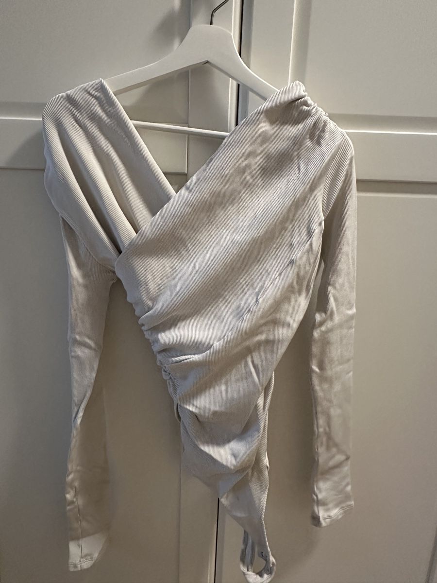 Top: Goldsign Bodysuit – Usato da Fällanden venduto da jen_5rbs
