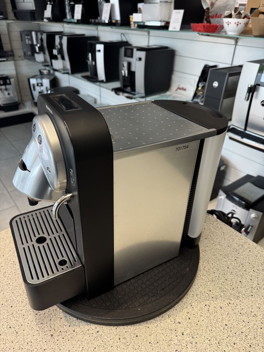 Nespresso Macchine per caffè & Macchine per espresso: Nespresso Gemini CS100 – Usato da Tegerfelden venduto da k-m-service.ch 1