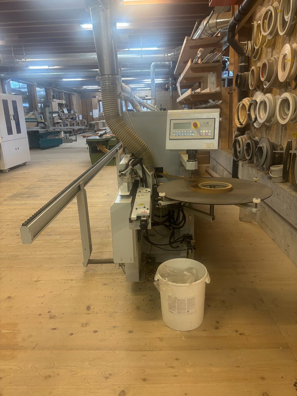 Tutte le macchine: Kantenleimmaschine Brandt – Usato da Hasliberg - Goldern venduto da pampsi 3