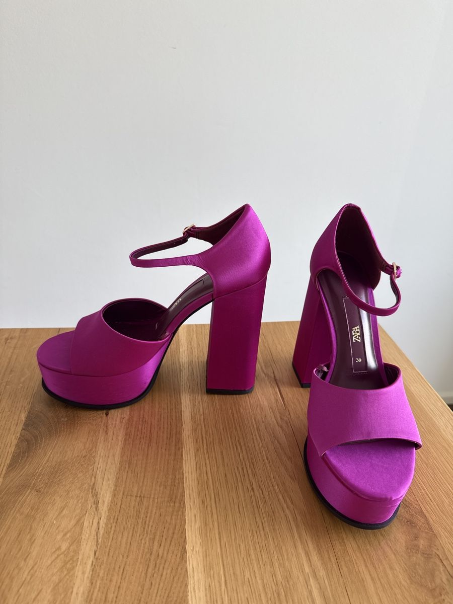Damenschuhe: New platforms satin effect size 39 – Neu (gemäss Beschreibung) aus Zürich von lar_8826