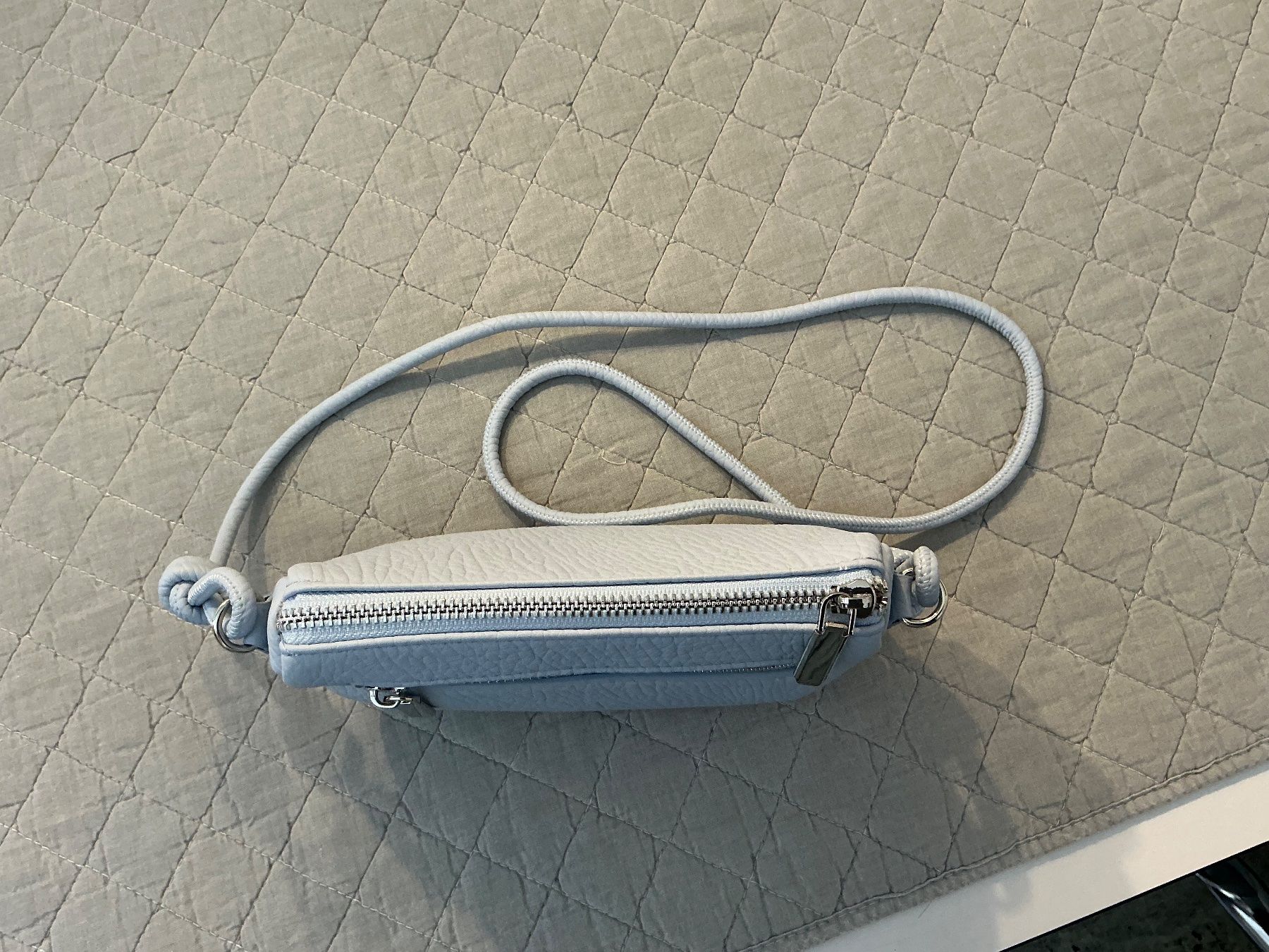 Taschen für Damen: kleine hellblaue Tasche, neu – Neu und originalverpackt aus Kerzers von MarianneRamseier 1