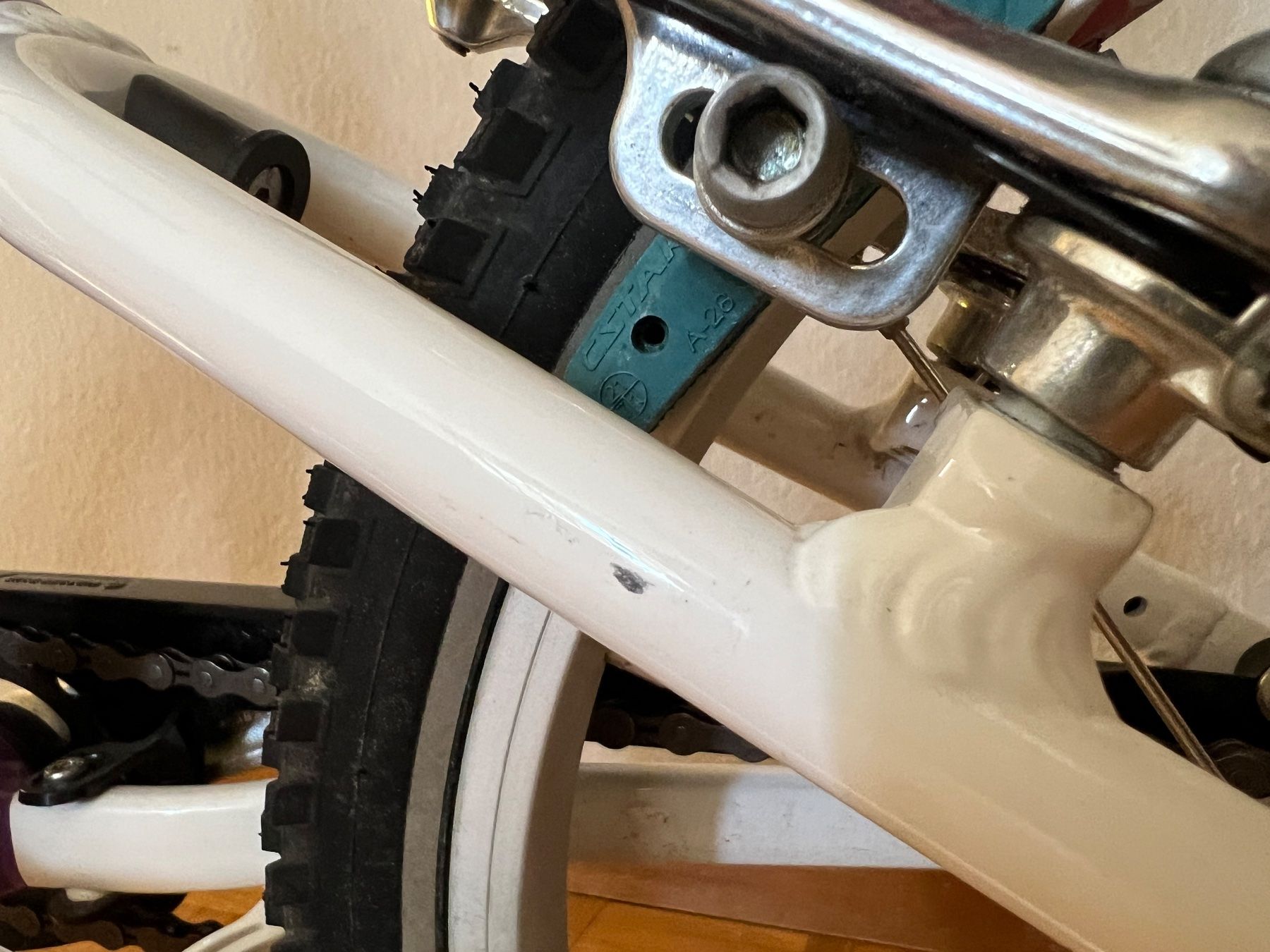Woom Velos: Woom Go 3 Automatic mit Ständer – Gebraucht aus Zürich von BCM23 3