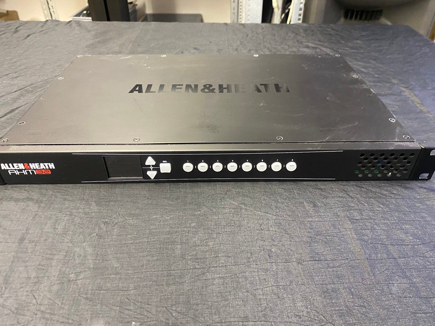 Componenti elettronici: AHM-32 32×32 Audio Matrix Processor – Usato da Bellinzona venduto da fab_6pbd
