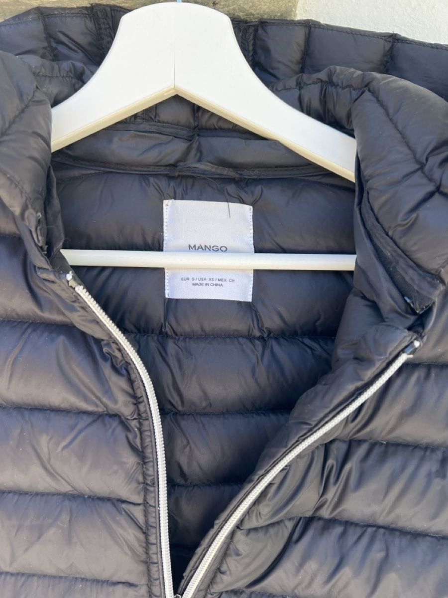 Mango Giacche: Damen Steppjacke Mango schwarz Grösse S – Usato da Zermatt venduto da Laujon 1