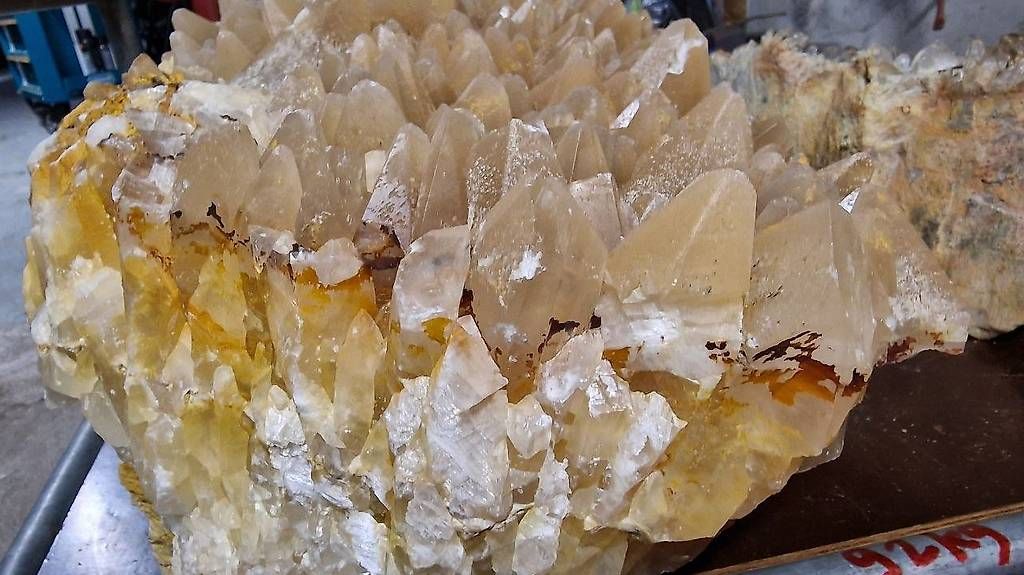 Minerali & Pietre curative: Calcit-Kristallstufe – Usato da Blumenstein venduto da olka007 2