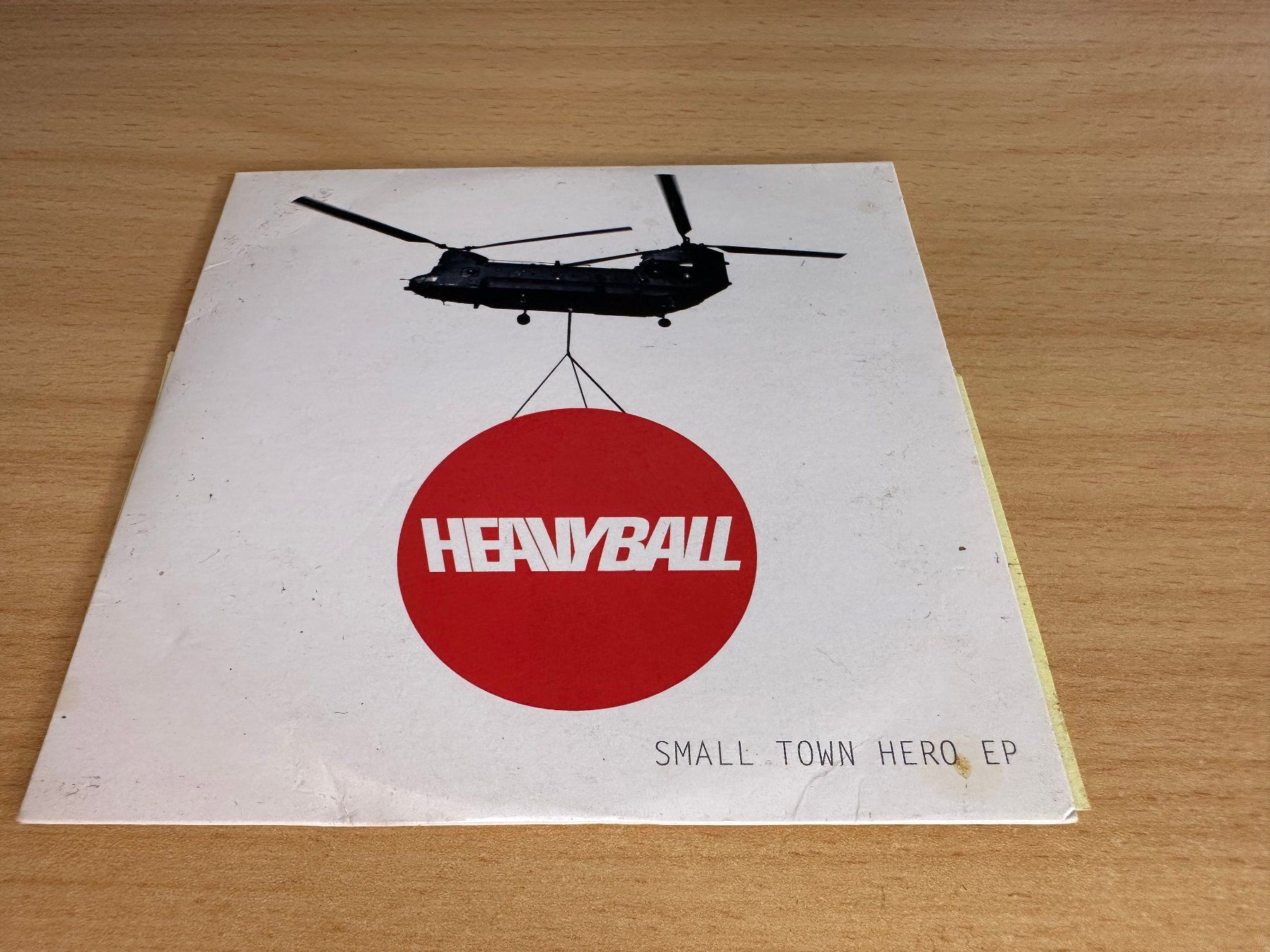 CDs: Heavyball – Small Town Hero – Gebraucht aus Rikon im Tösstal von Alpenmutz