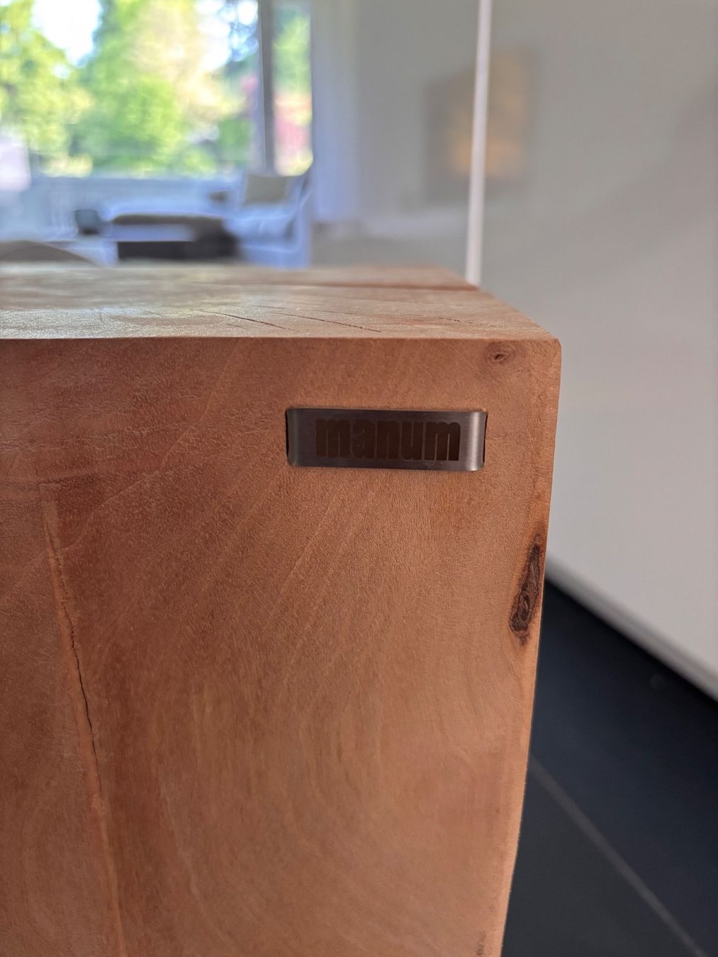 Articoli in legno: Massiver Design-Holzblock Manum – Usato da Bern venduto da Aero72 1