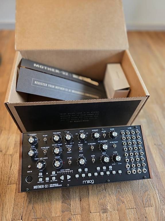 Musikinstrumente: Moog Mother-32 – Gebraucht aus Bern von fre_22ld 2
