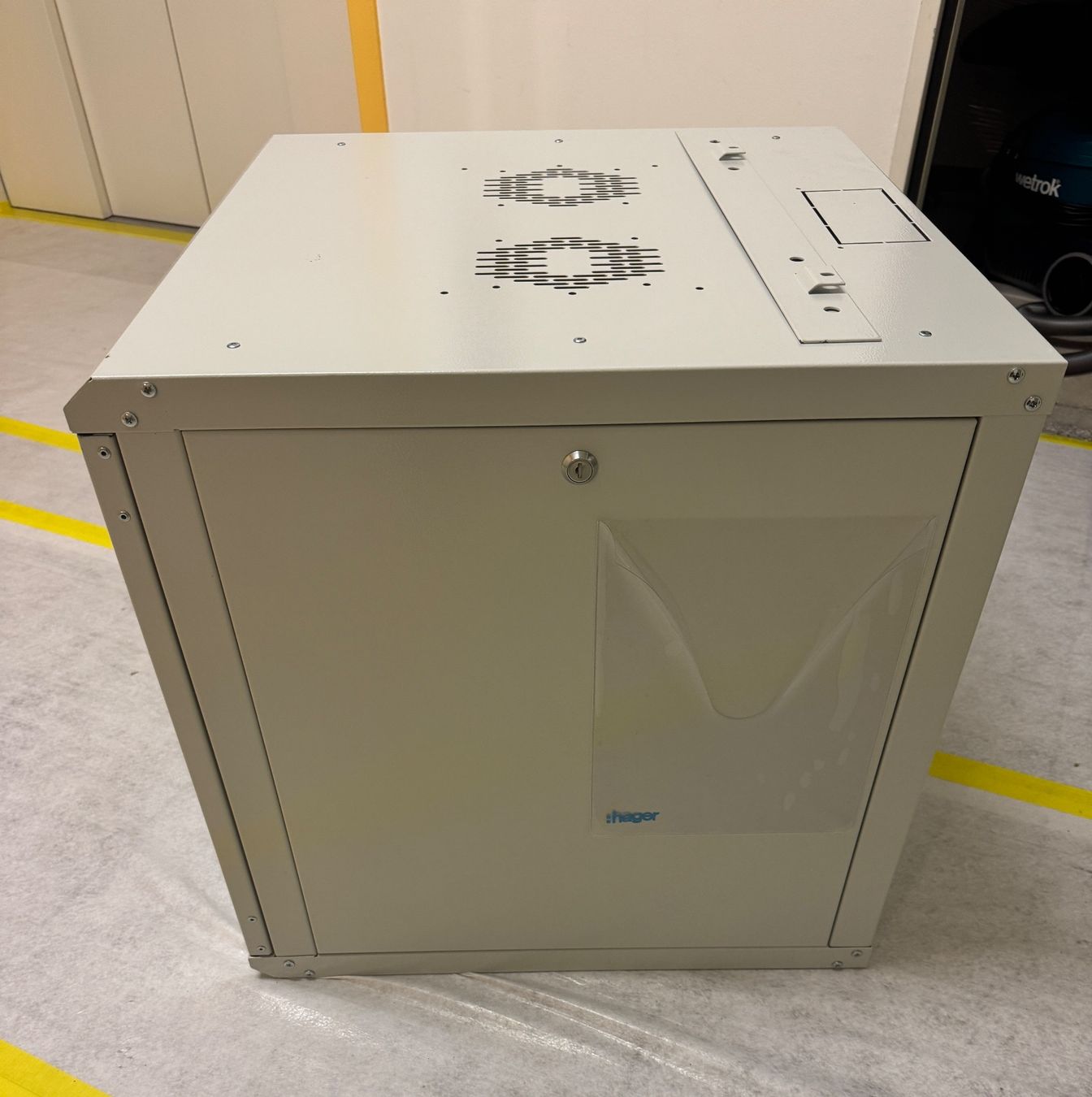 Racks & Supports: Serverrack – D'occasion à Dietikon par Oberentfelden_ 2