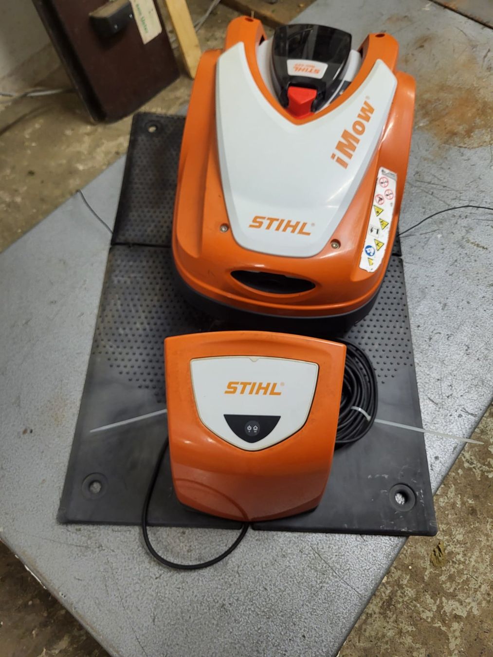 Stihl Tagliaerba: Rasenmäher Roboter Stihl – Usato da Nänikon venduto da hippopotame 1